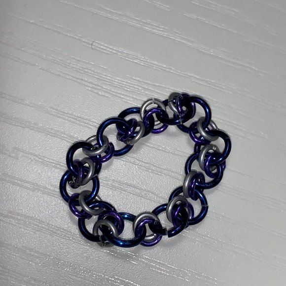 Blue, Purple and Silver chainmail ring, Size 5 1/2 - Picture 9 of 10